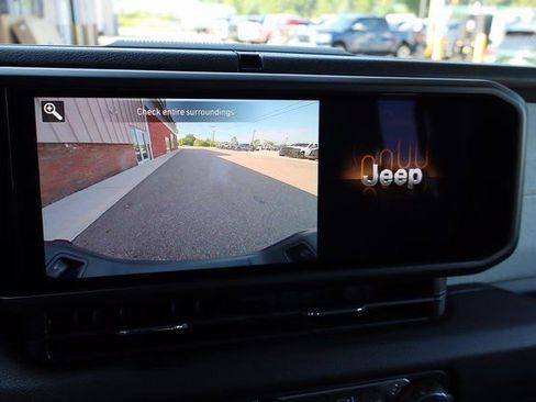 New 2025 Jeep Gladiator Sport image 21