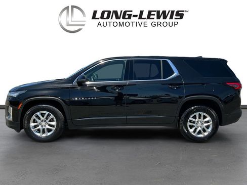 Used 2023 Chevrolet Traverse LS FWD image 2