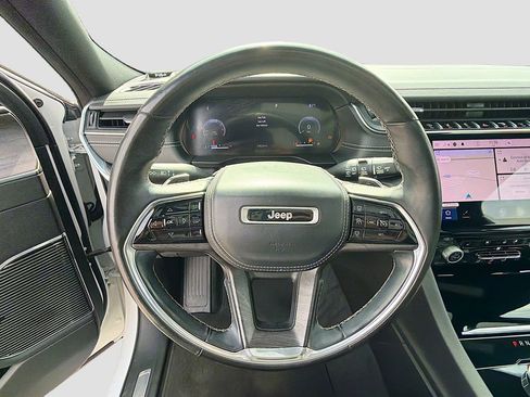 Used 2021 Jeep Grand Cherokee L Overland w/ Luxury Tech Group IV image 43