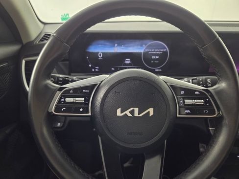 Used 2024 Kia Seltos EX FWD image 16