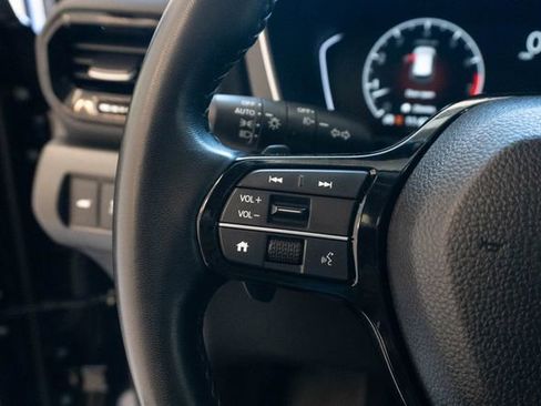 Used 2024 Honda Pilot Touring image 22