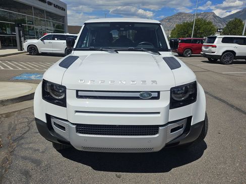 Used 2023 Land Rover Defender 110 SE AWD/4WD image 2
