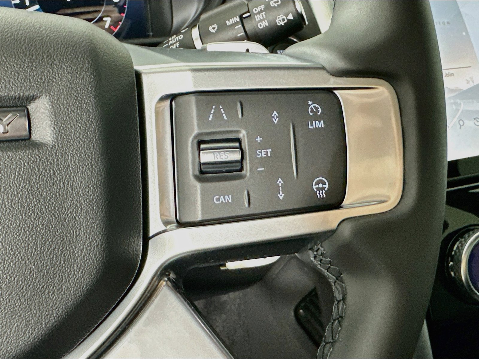 New 2026 Land Rover Discovery S AWD/4WD image 19