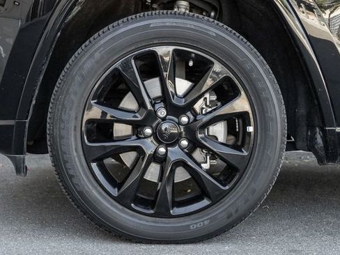 Used 2021 Jeep Grand Cherokee Laredo X image 14