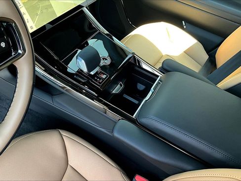 New 2026 Land Rover Range Rover Sport Dynamic SE AWD/4WD image 8