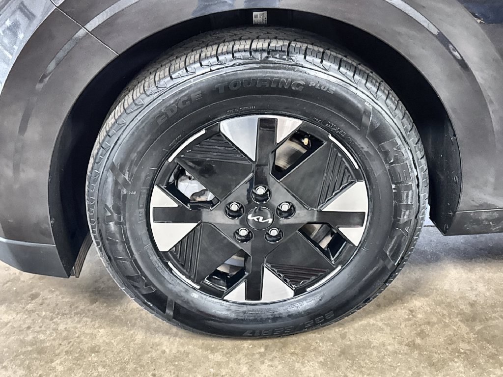 Used 2026 Kia Carnival LXS FWD image 33