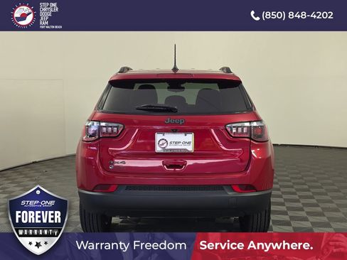 Used 2025 Jeep Compass Latitude w/ Altitude Special Edition AWD/4WD image 6