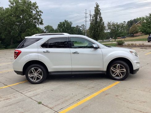 Used 2017 Chevrolet Equinox Premier w/ Enhanced Convenience Package AWD/4WD image 5