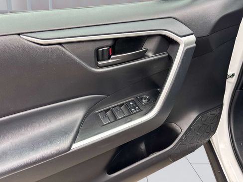 Used 2024 Toyota RAV4 LE AWD/4WD image 18