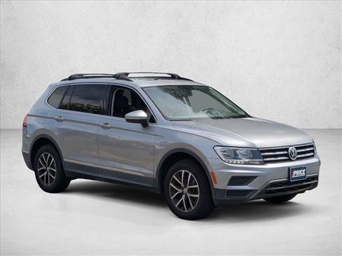 Used 2021 Volkswagen Tiguan SE w/ Panoramic Sunroof Package FWD image 3