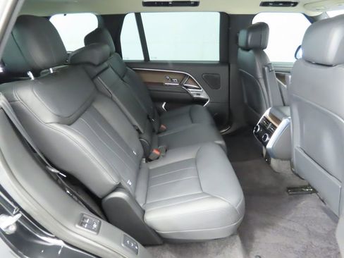 Used 2023 Land Rover Range Rover Long Wheelbase SE image 22