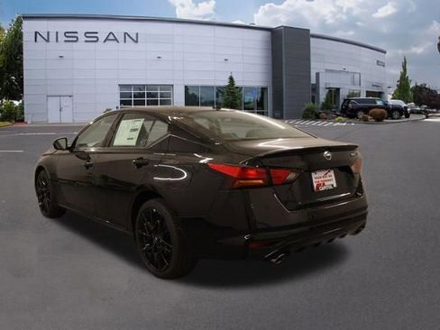 New 2026 Nissan Altima 2.5 SR w/ SR Midnight Edition Package AWD/4WD image 4