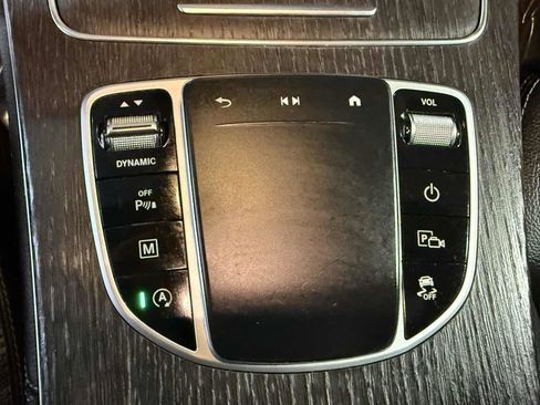 Used 2021 Mercedes-Benz GLC 300 4MATIC image 21