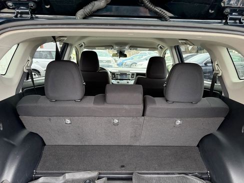 Used 2018 Toyota RAV4 LE image 21