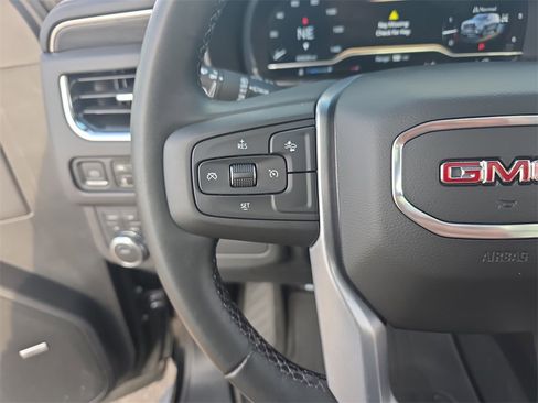 Used 2023 GMC Yukon SLT image 18