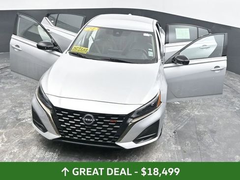 Used 2024 Nissan Altima 2.5 SR image 61