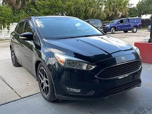 Used 2017 Ford Focus SEL FWD image 9