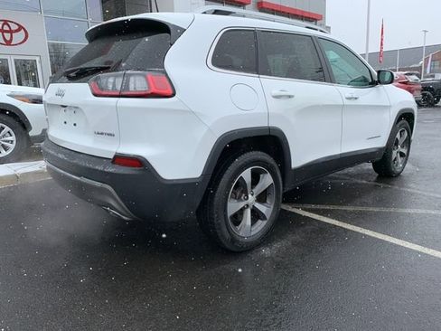 Used 2019 Jeep Cherokee Limited image 3