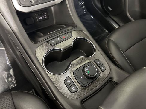 Used 2023 GMC Acadia SLT w/ Elevation Edition FWD image 30