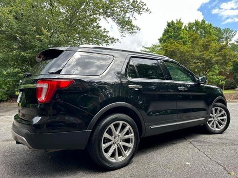 Used 2017 Ford Explorer Limited image 7