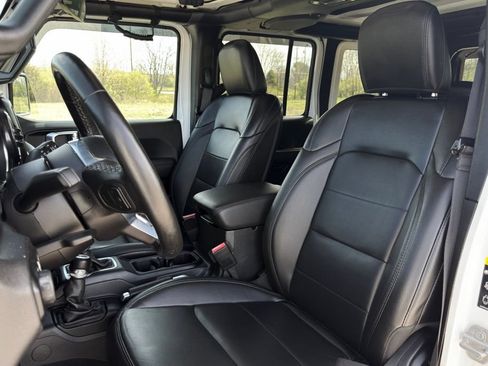 Used 2021 Jeep Wrangler Unlimited Sahara AWD/4WD image 13