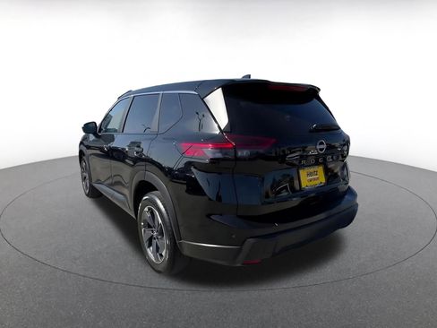 Used 2025 Nissan Rogue SV FWD image 11