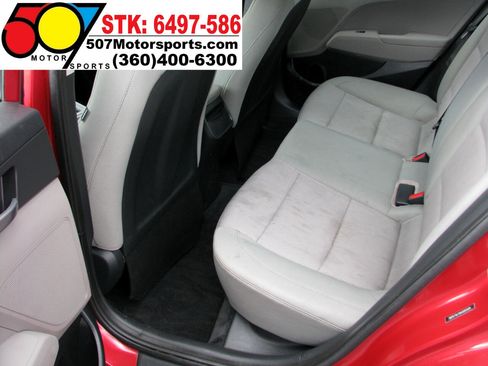 Used 2017 Hyundai Elantra SE image 21