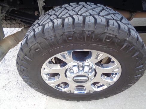 Used 2020 Ford F250 Lariat w/ Chrome Package image 23