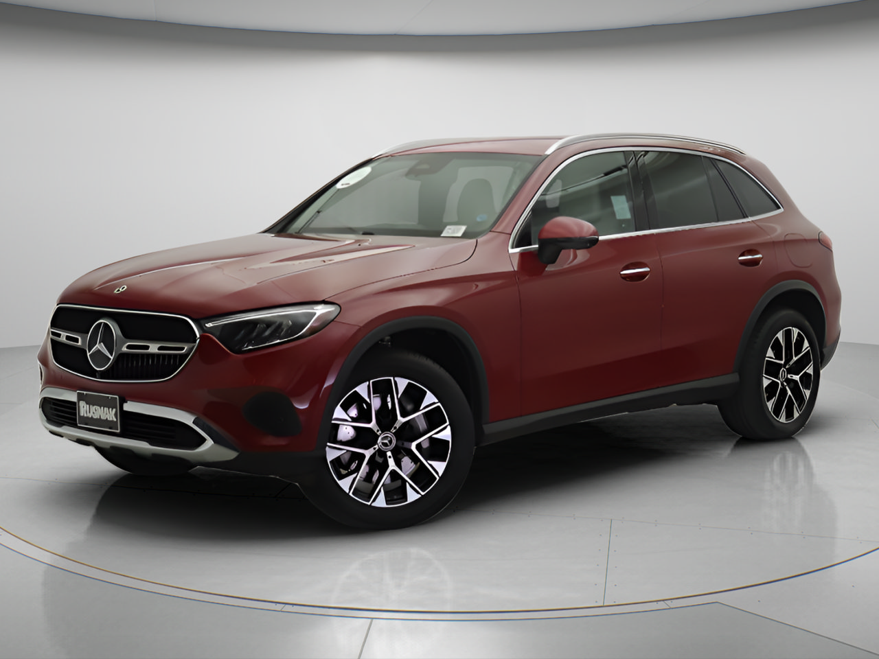 Used 2025 Mercedes-Benz GLC 350e 4MATIC image 3