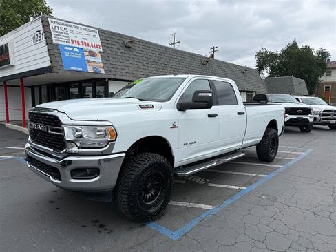 Used 2024 RAM 3500 Big Horn AWD/4WD image 3