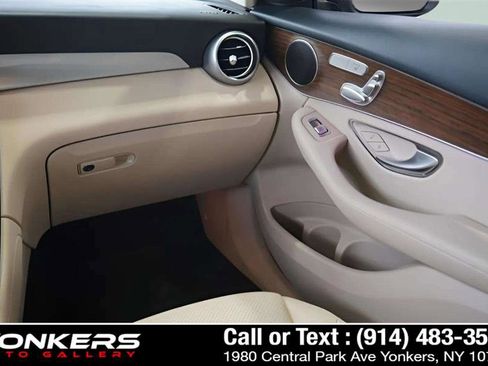 Used 2022 Mercedes-Benz GLC 300 4MATIC image 20