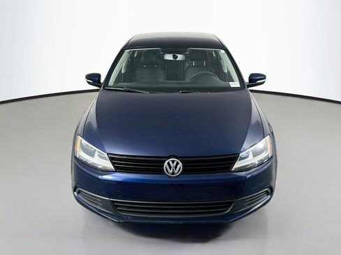 Used 2012 Volkswagen Jetta SE FWD image 2