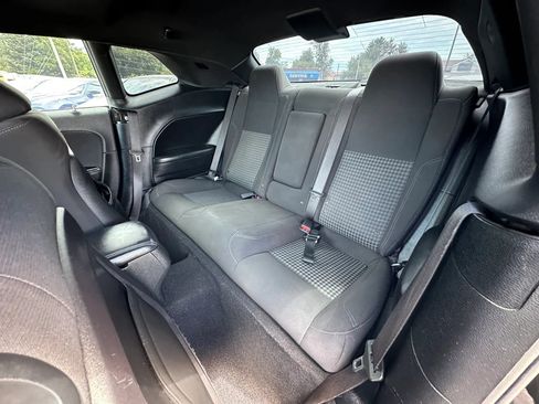 Used 2019 Dodge Challenger SXT AWD/4WD image 15