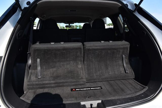 Used 2022 Mitsubishi Outlander ES FWD image 24