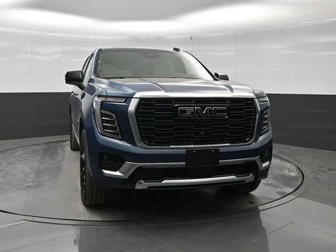New 2026 GMC Yukon XL Denali w/ Denali Reserve Package AWD/4WD image 2