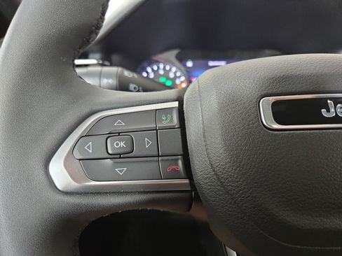 Used 2024 Jeep Compass Limited AWD/4WD image 16