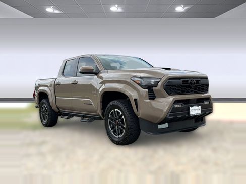 Used 2026 Toyota Tacoma TRD Sport w/ TRD Sport Premium Package AWD/4WD image 6