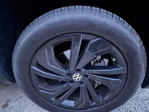 Used 2023 Volkswagen Atlas SE w/ Black Wheel Package FWD image 7