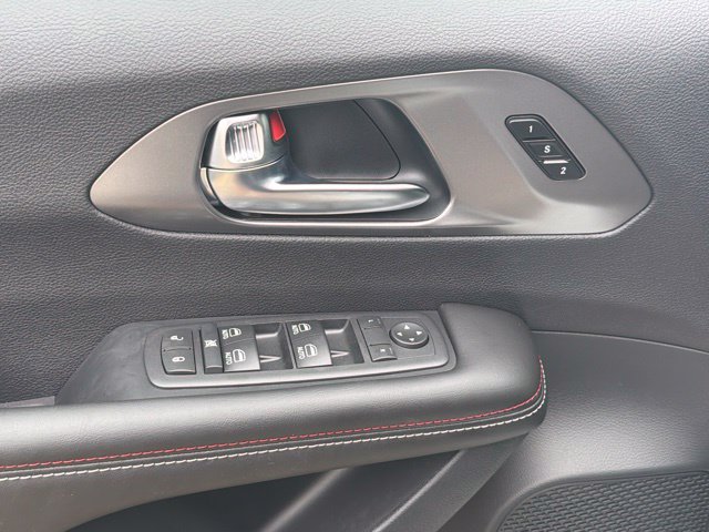 New 2027 Chrysler Pacifica Select FWD image 21