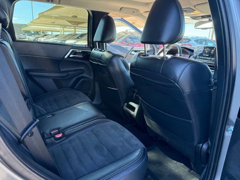 Used 2022 Mitsubishi Outlander SE FWD image 16