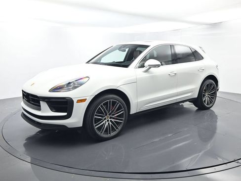 Certified 2024 Porsche Macan S AWD/4WD image 1