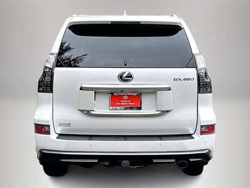 Used 2023 Lexus GX 460 Luxury w/ Sport Design Package image 6