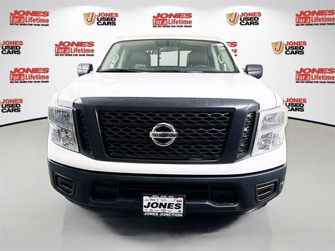 Used 2017 Nissan Titan S image 8