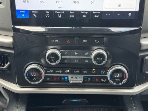 Used 2024 Ford Expedition XLT AWD/4WD image 38