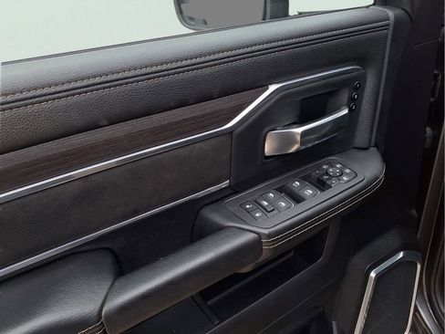 Certified 2025 RAM 2500 Laramie AWD/4WD image 9