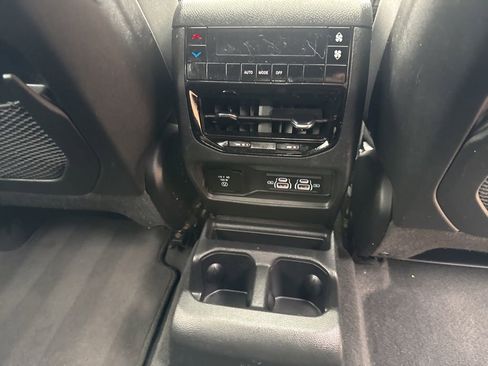 Used 2024 Jeep Grand Cherokee L Altitude image 37