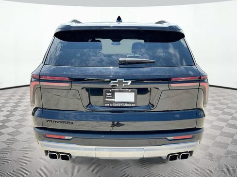 Used 2025 Chevrolet Traverse LT FWD image 7