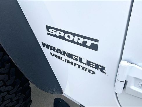 Used 2014 Jeep Wrangler Unlimited Sport w/ Quick Order Package 24S AWD/4WD image 9