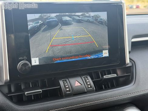 Used 2025 Toyota RAV4 XLE Premium image 20