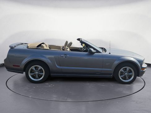 Used 2006 Ford Mustang GT RWD image 6